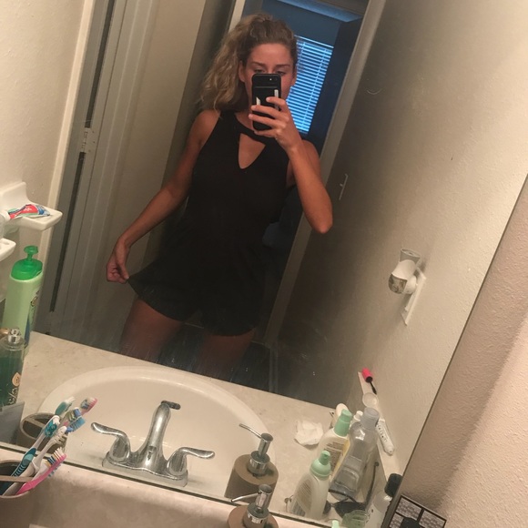 Black romper - Picture 2 of 2